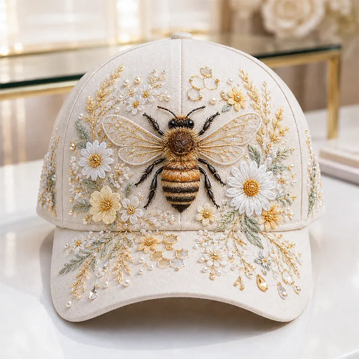 Arlena - Statement-Mütze mit floralen Pferde-Akzenten