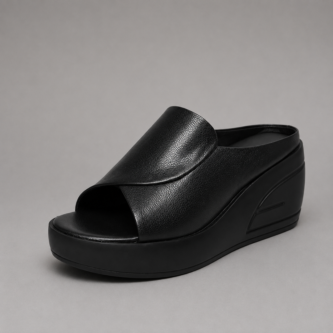 Alcinia - Stützende Slip-On-Keilsandalen