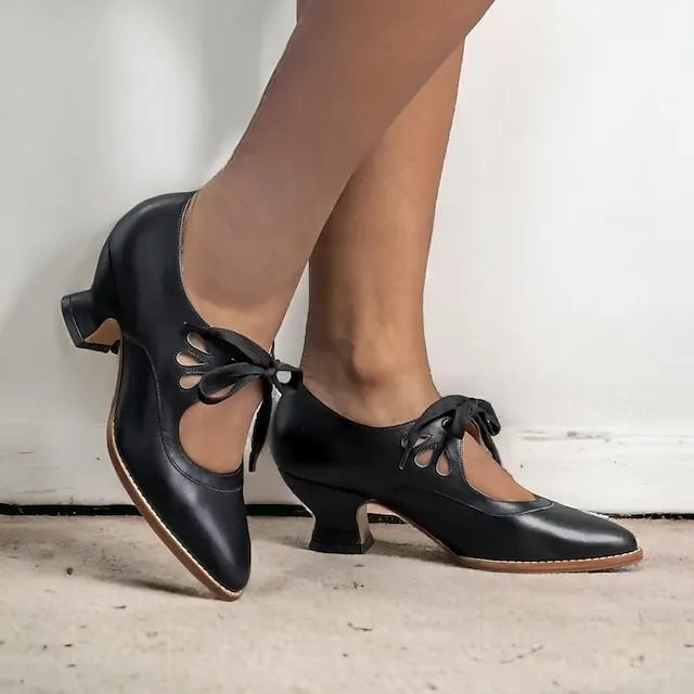 Veralyn - Vintage-Kitten-Heels zum Schnüren