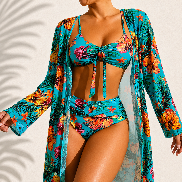 Brialise - Figurformendes Set aus hochgeschnittenem Bikini und Kimono