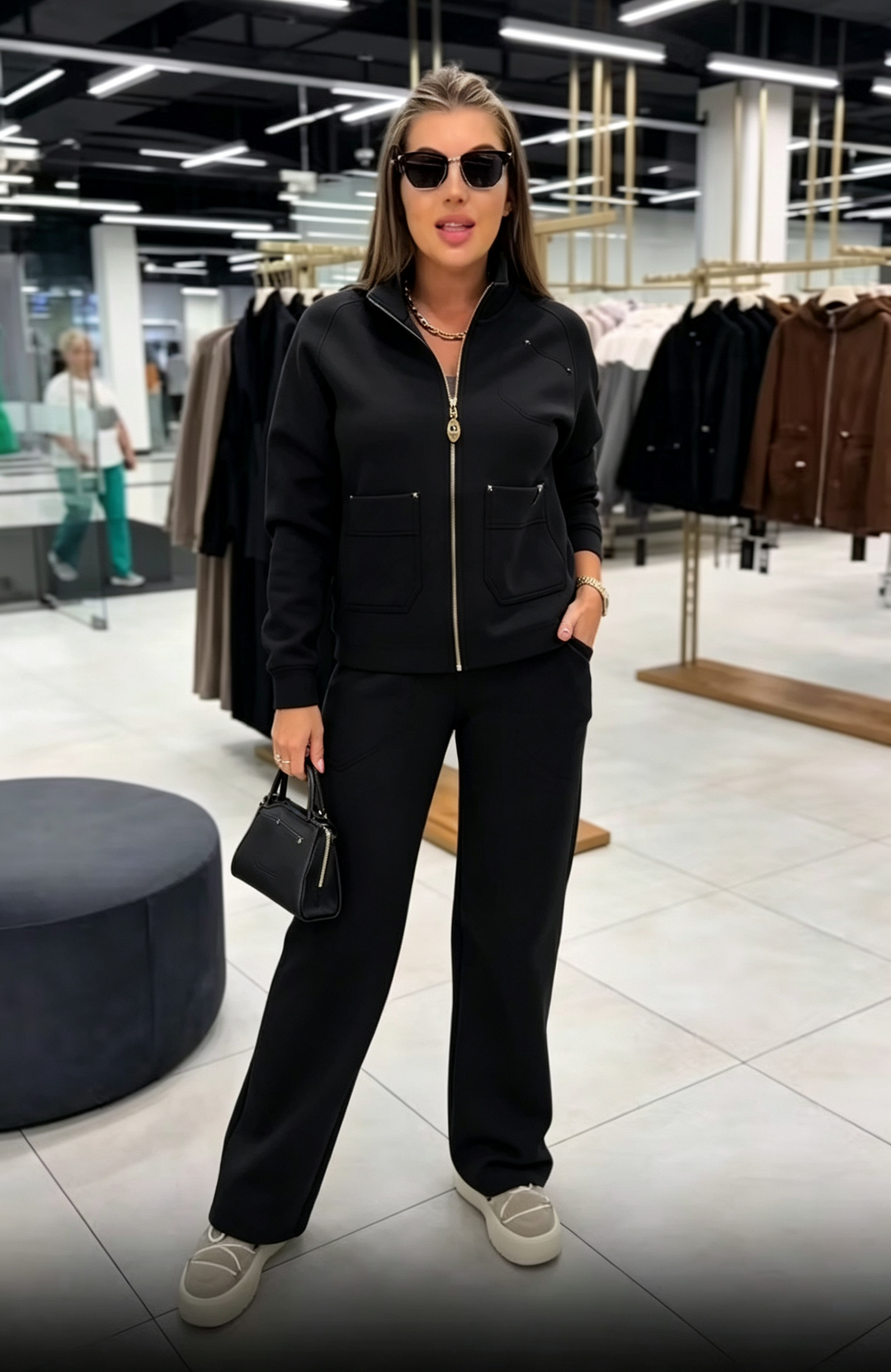 Floranique - Set mit weicher Haptik aus kurz geschnittener Reißverschlussjacke und weit geschnittener Hose