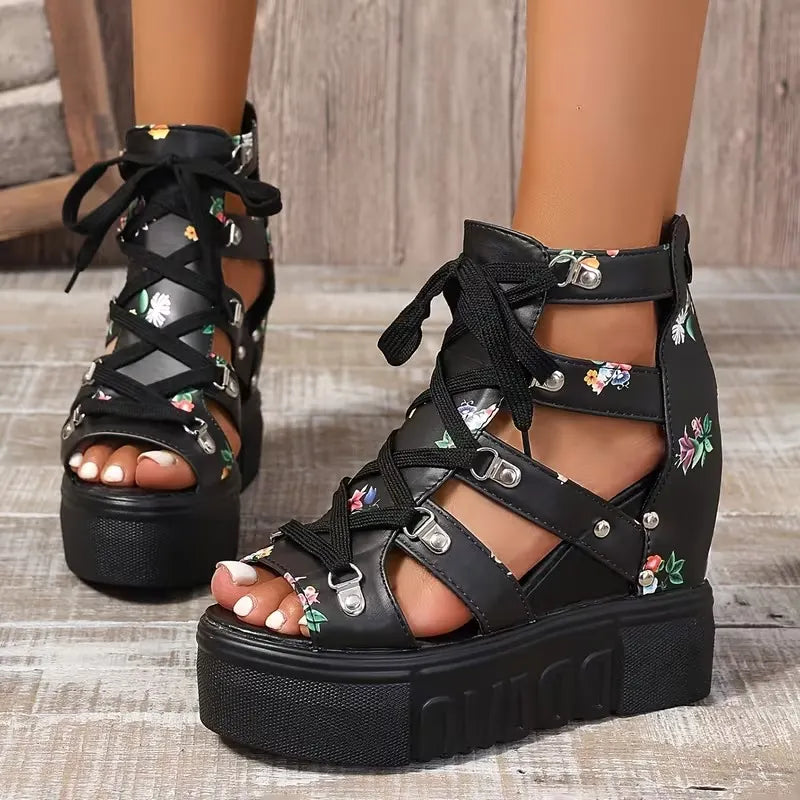 Gaelina - Florale Plateau-Sandalen zum Schnüren