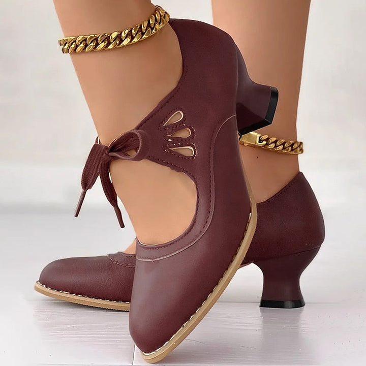 Veralyn - Vintage-Kitten-Heels zum Schnüren