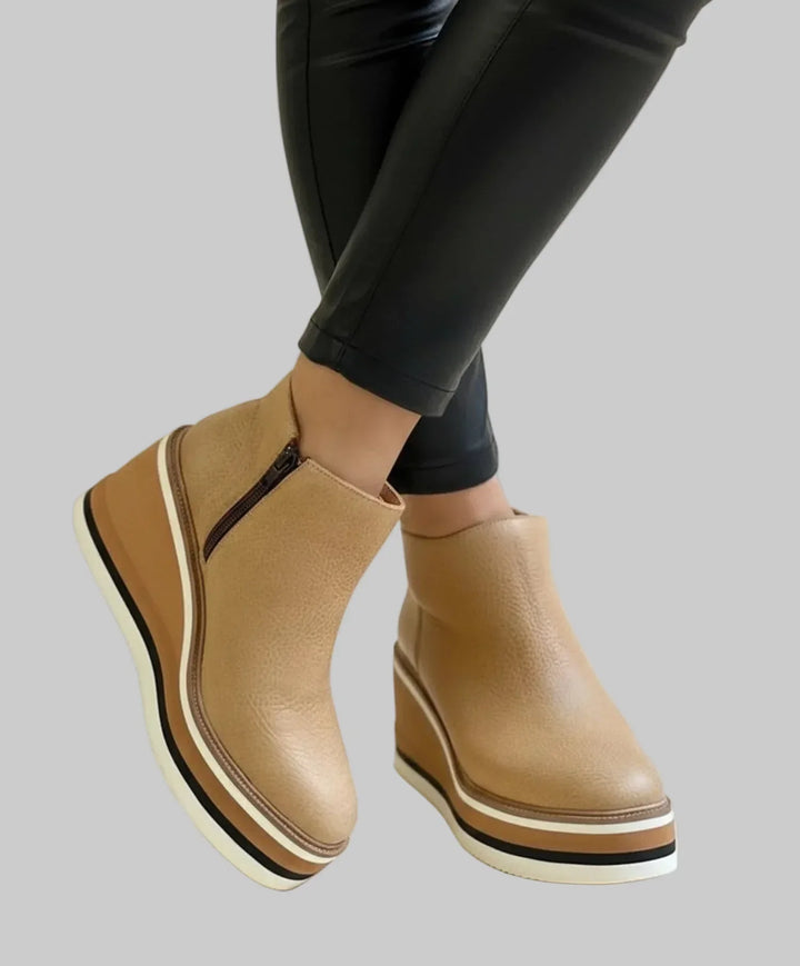 Fayloria - komfortable Keilabsatz-Stiefeletten