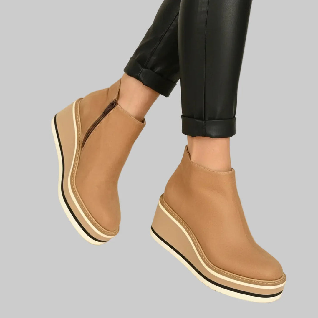 Fayloria - komfortable Keilabsatz-Stiefeletten