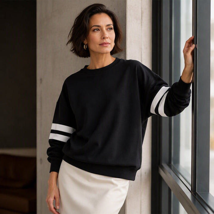 Anwynna - Sportives Sweatshirt mit Streifendetails an den Ärmeln