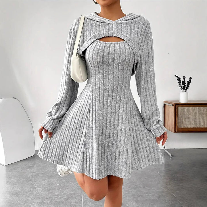 Mirellia - Strick-Minikleid mit Cut-outs und Kapuze