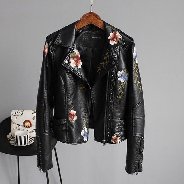 Euphemia - taillierte, bestickte Jacke